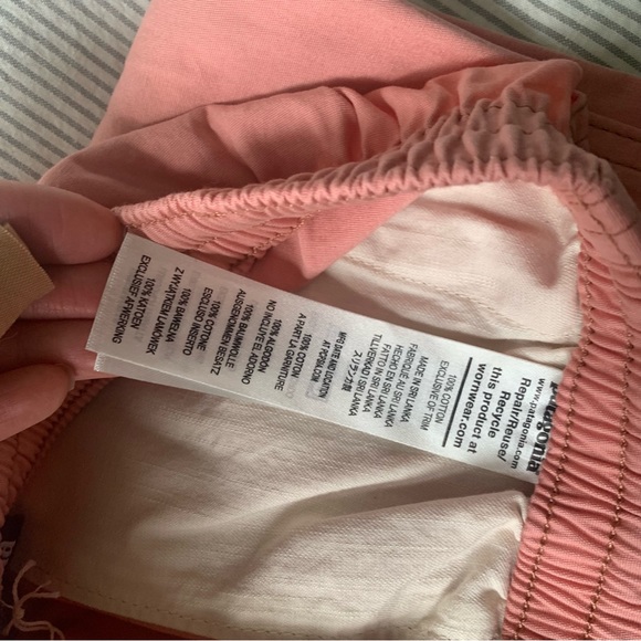 SOLD Patagonia Funhoggers 4 In Shorts - Picture 3 of 7